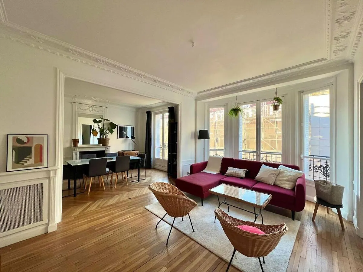 Le Spacieux - A Bastille - 22Mb Paris France