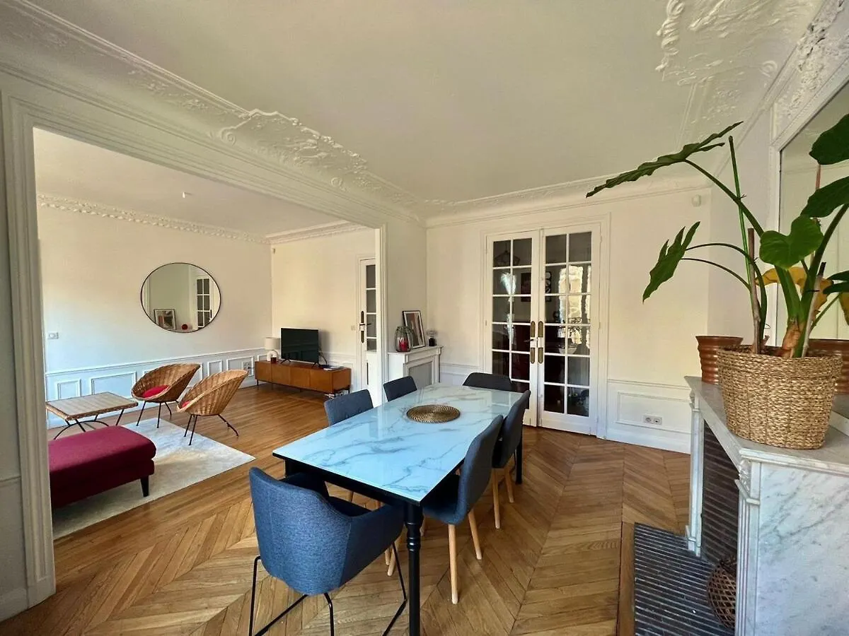 Le Spacieux - A Bastille - 22Mb Paris