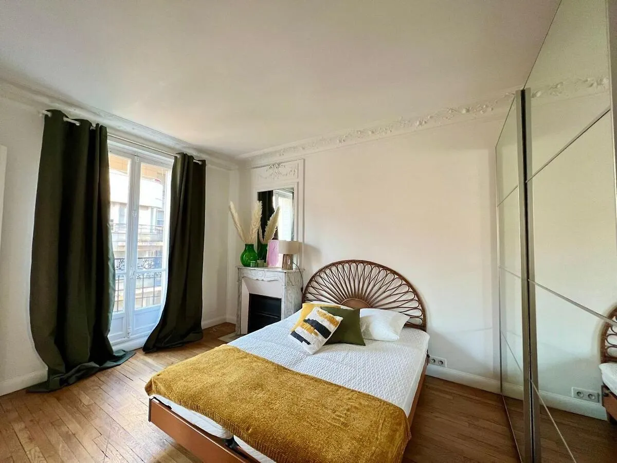 Le Spacieux - A Bastille - 22Mb París